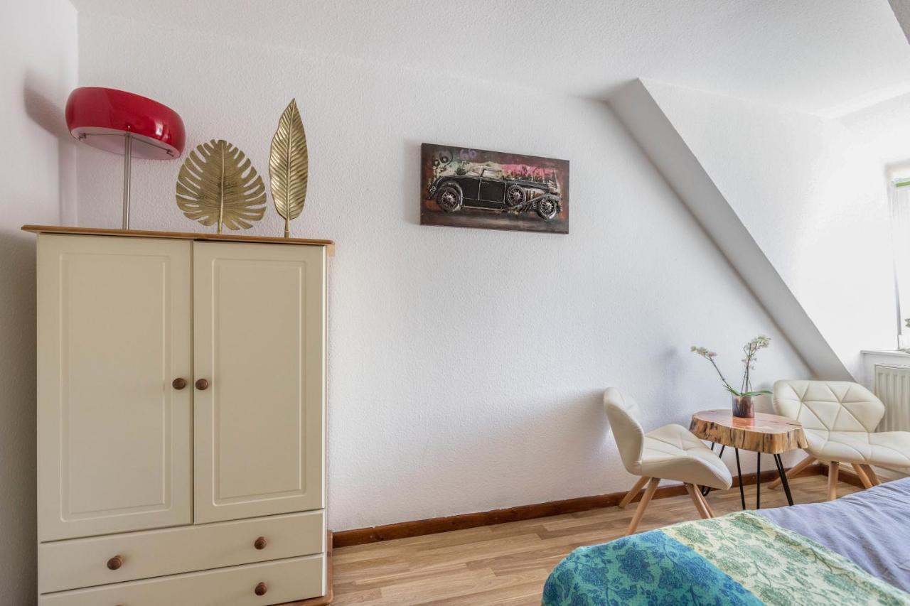 Blumenhaus-Apartment Friedrichstadt Buitenkant foto